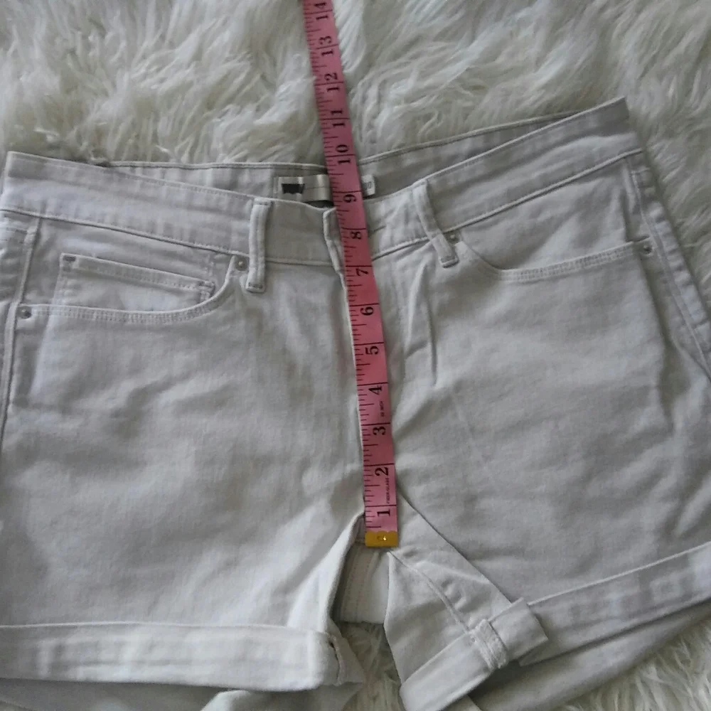 Levi’s White Label Rolled Hem Cream Shorts Size 30 - Picture 12 of 12
